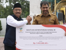 Mensos Salurkan Bantuan Rp9 Miliar untuk Korban Banjir dan Longsor di Aceh