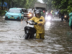 Hujan Deras Sebabkan Banjir di Sejumlah Titik Jakarta Utara, Lalu Lintas Terganggu