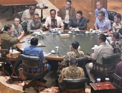 Bahas Isu Strategis Nasional, Presiden Prabowo Kumpulkan Sejumlah Pejabat Tinggi di Hambalang